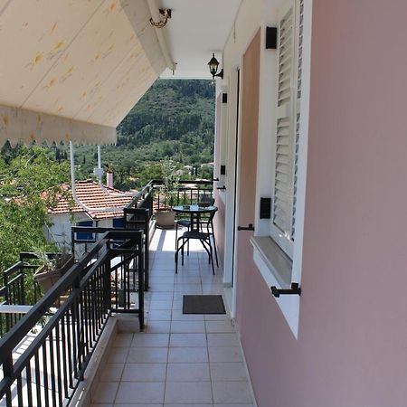 Casa Serena Asprogerakata Bagian luar foto