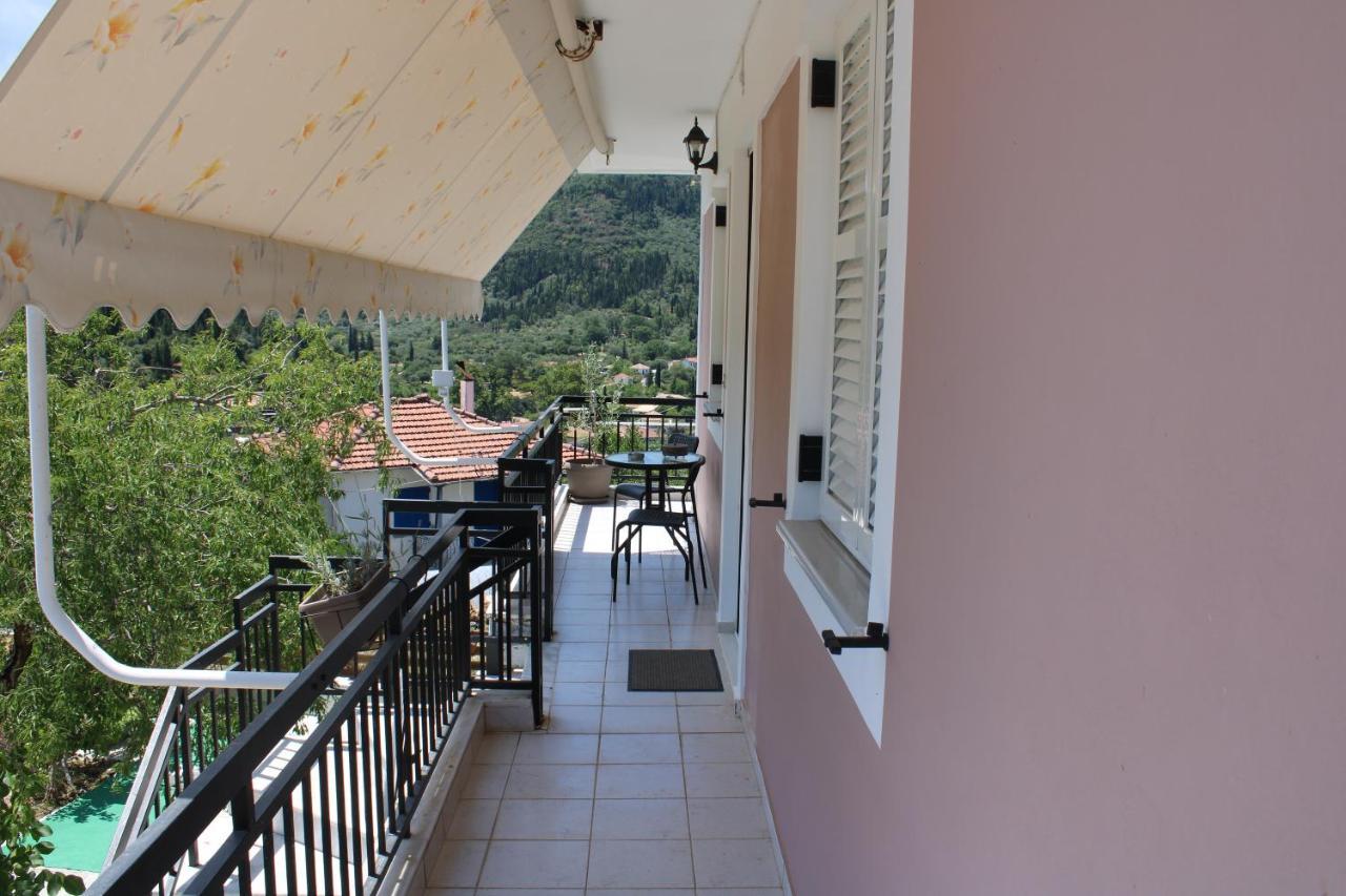 Casa Serena Asprogerakata Bagian luar foto